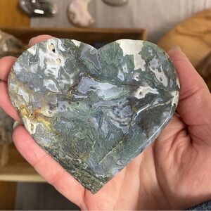 Heart-Shaped moss Agate Crystal carved heart